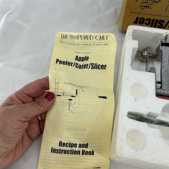Pampered Chef Apple Peeler Corer Slicer with Box & Instructions - Picture 3 of 15